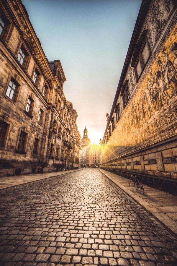 Gaestezimmer In Dresden Mit Dach-Terrasse, Wohnbereich Und Kueche Daire Dış mekan fotoğraf